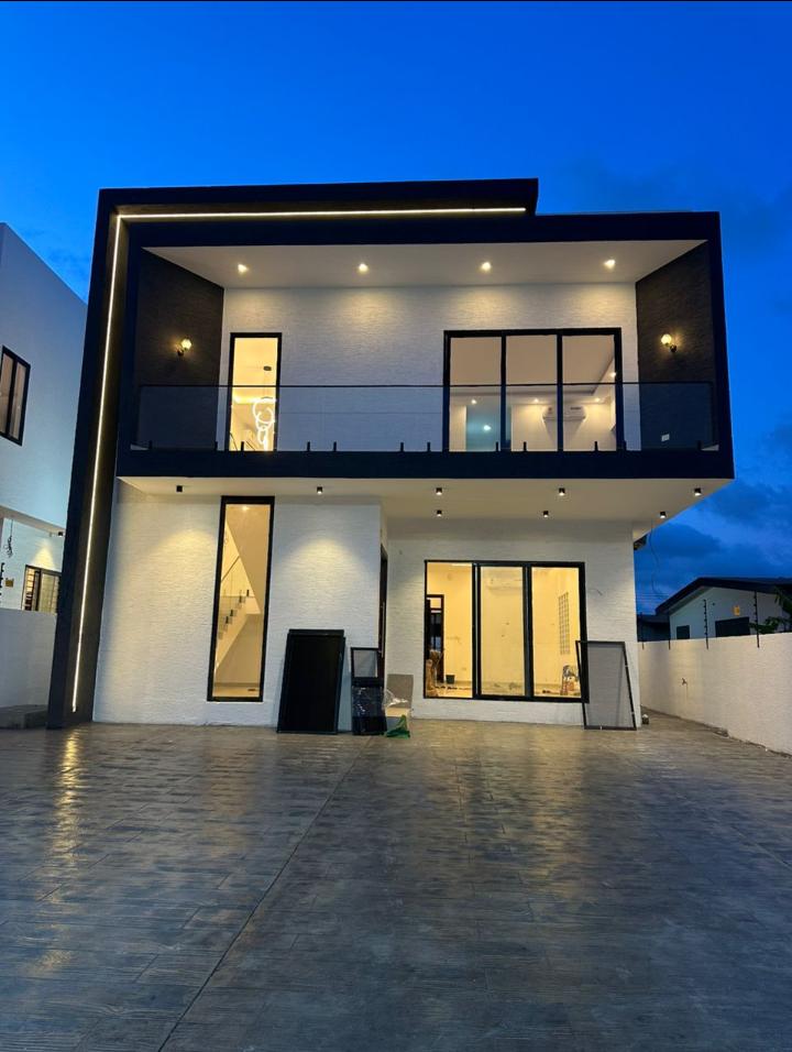 4 Bedroom House  For Sale