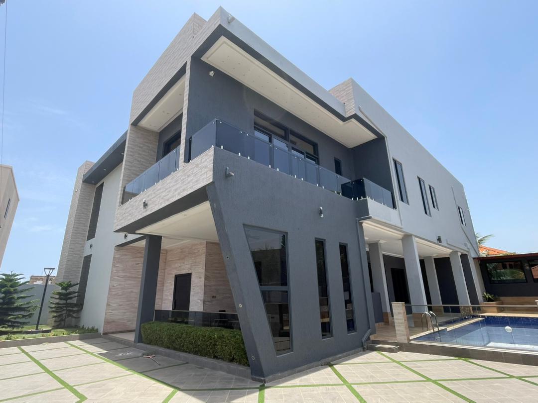 5 Bedroom Semi-Furnished House For Sale